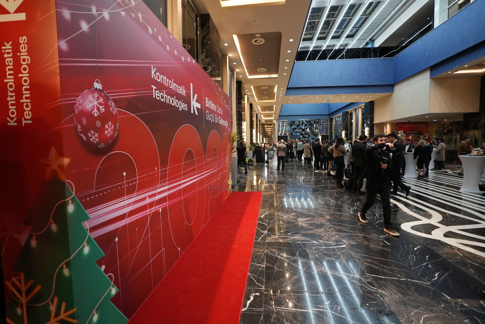 f2672c32-dd3f-40cb-93e4-d6558033f973